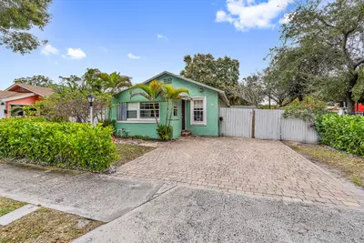 524 50TH Street, West Palm Beach – Single Family Residence for rent