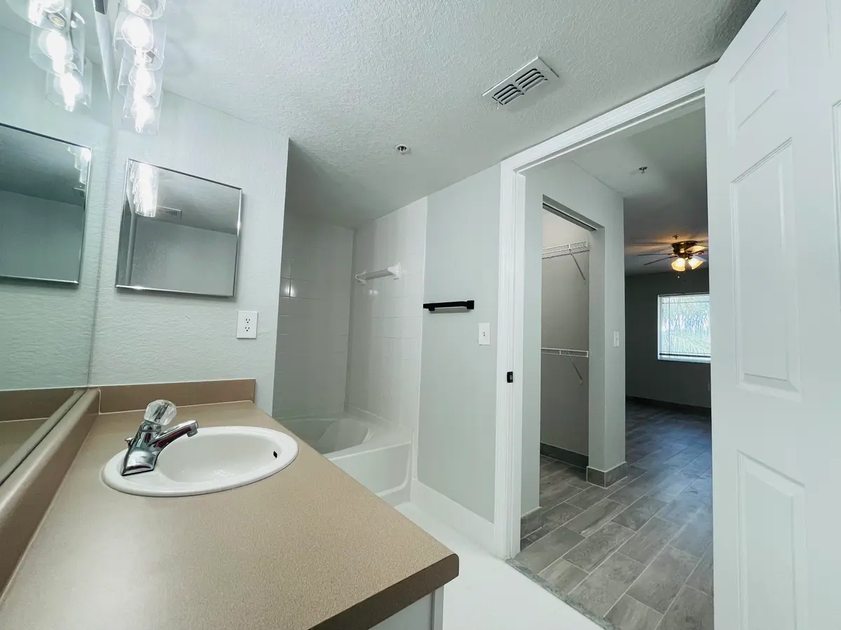 IMG_6153 at 161 SW Palm Drive 305, Port St. Lucie