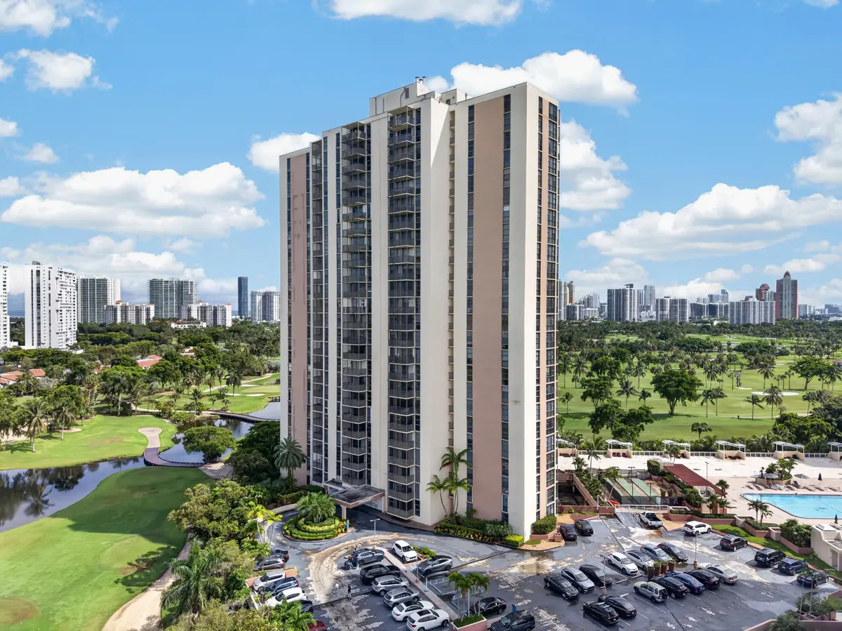 dipietro at 20379 W COUNTRY CLUB Drive 1139, Aventura