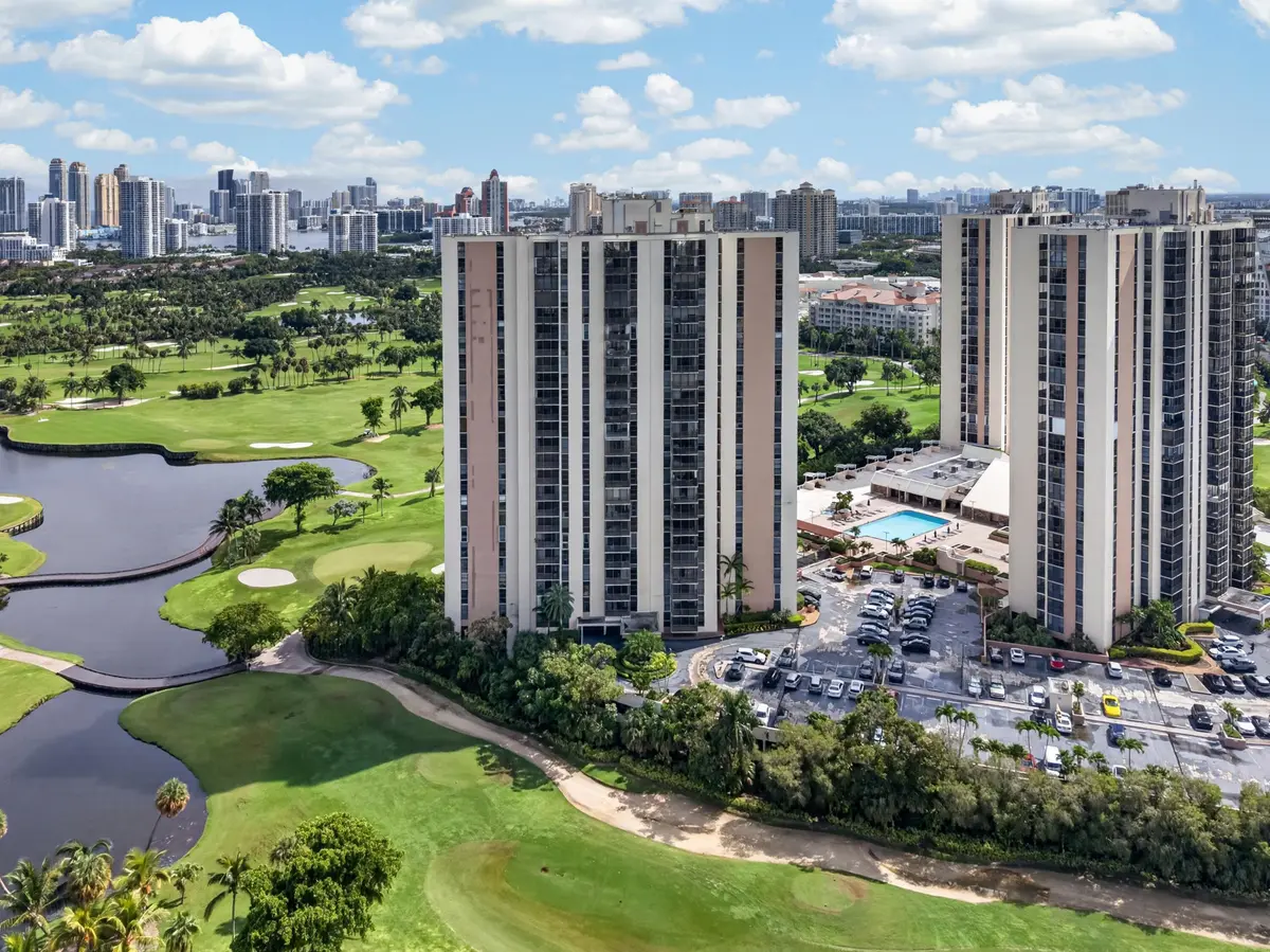 dipietro-3 at 20379 W COUNTRY CLUB Drive 1139, Aventura