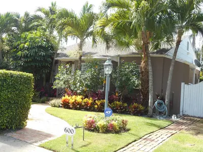 600 Westwood Road, West Palm Beach – Single Family Residence for sale