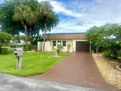 6787 Starkeys Place, Lake Worth – Single Family Residence for sale