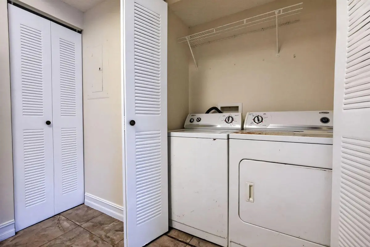 19-web-or-mls-_A7A3496 at 6960 SW 39th Street 207e, Davie