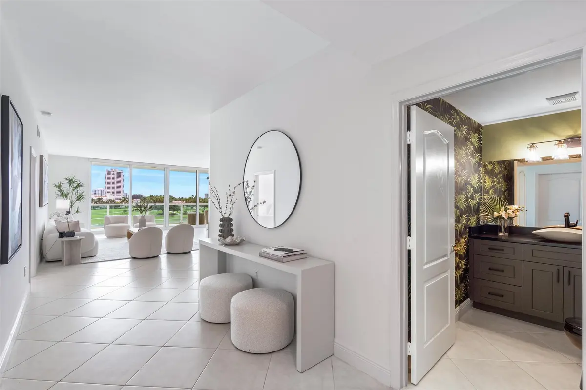 entry at 500 SE MIZNER Boulevard A504, Boca Raton