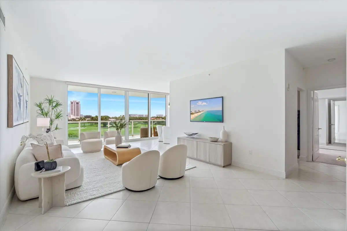 living room at 500 SE MIZNER Boulevard A504, Boca Raton