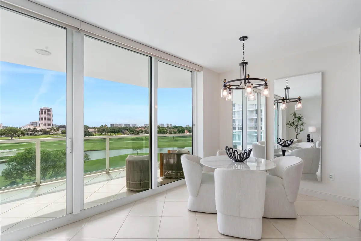 dining room at 500 SE MIZNER Boulevard A504, Boca Raton