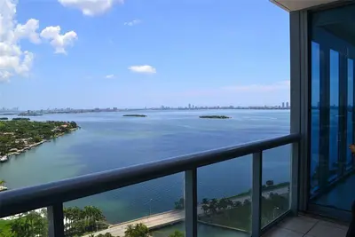 601 NE 36TH Street 2906, Miami – Condominium for rent