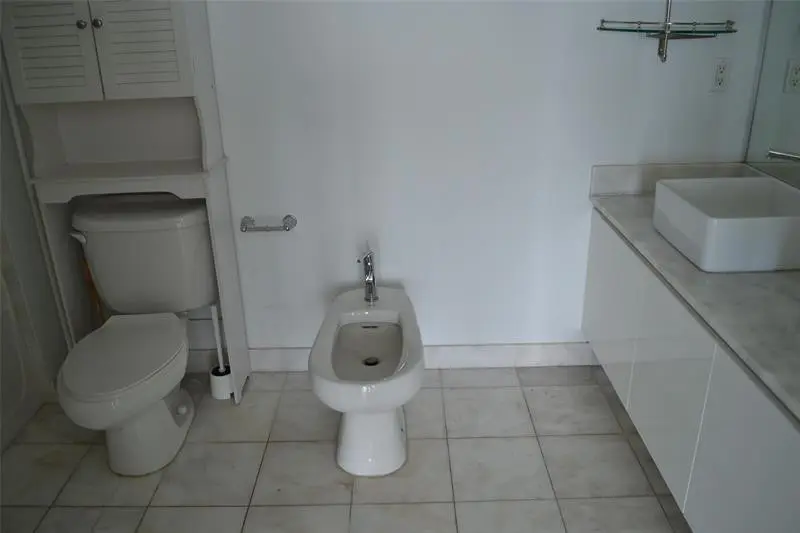Photo 4 at 601 NE 36TH Street 2906, Miami