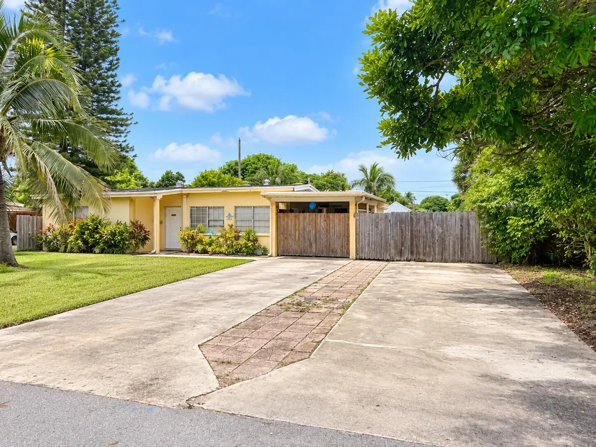 59458acc-754f-4790-ab8c-96bdbe89c099 at 2205 NE 4th Court, Boynton Beach