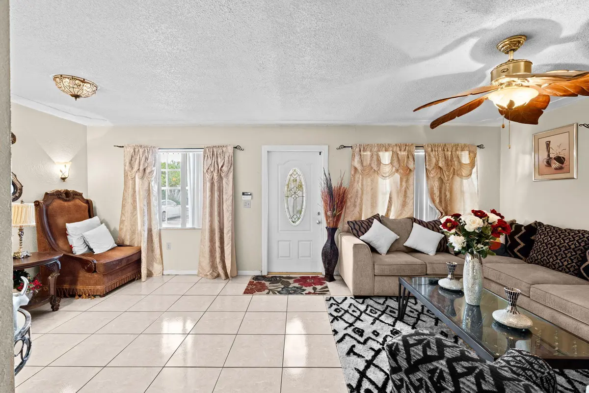 7-web-or-mls-A7408506 at 524 NW 9th Avenue, Boynton Beach