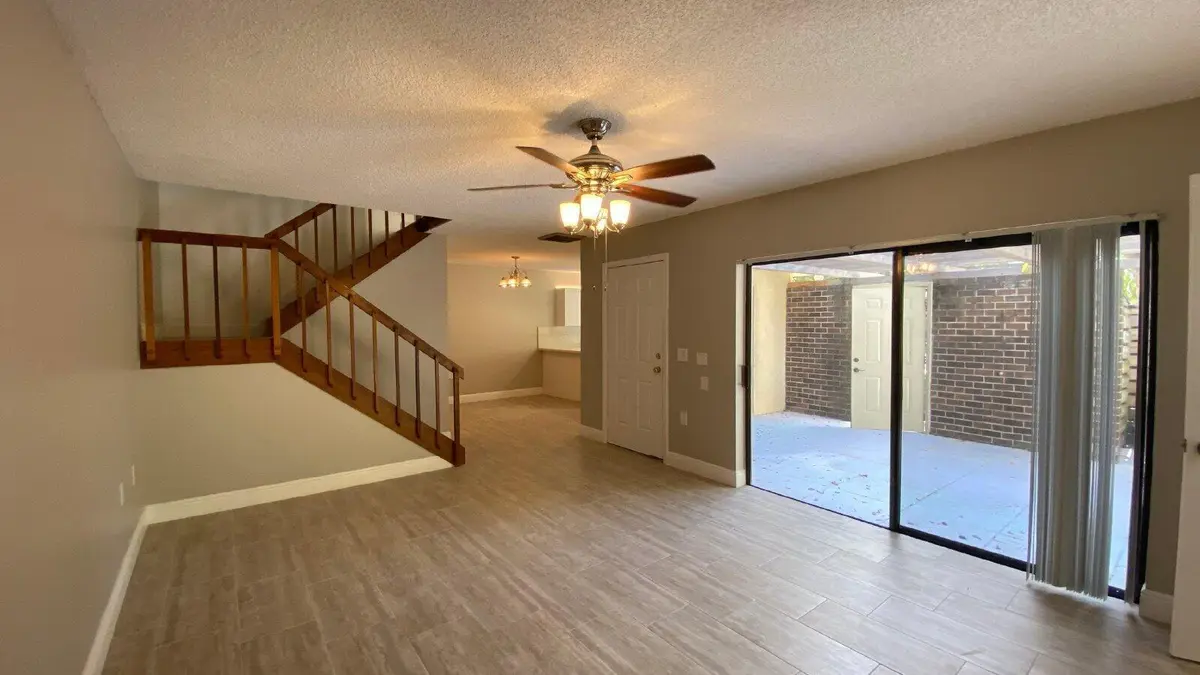 1522 11 at 1522 15TH Terrace, Palm Beach Gardens
