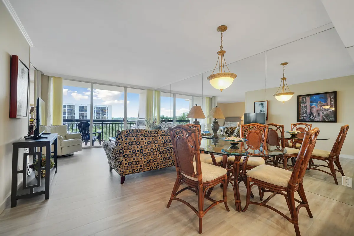 Living/Dining at 2707 N OCEAN Boulevard D-406, Boca Raton
