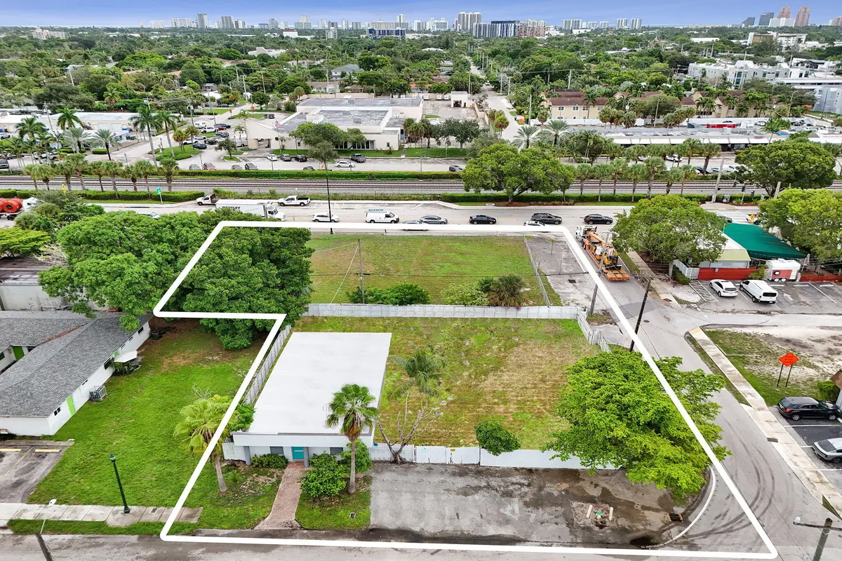 13-web-or-mls-CAM_20260922104657_0010_W at 3301 N Dixie Highway, Oakland Park