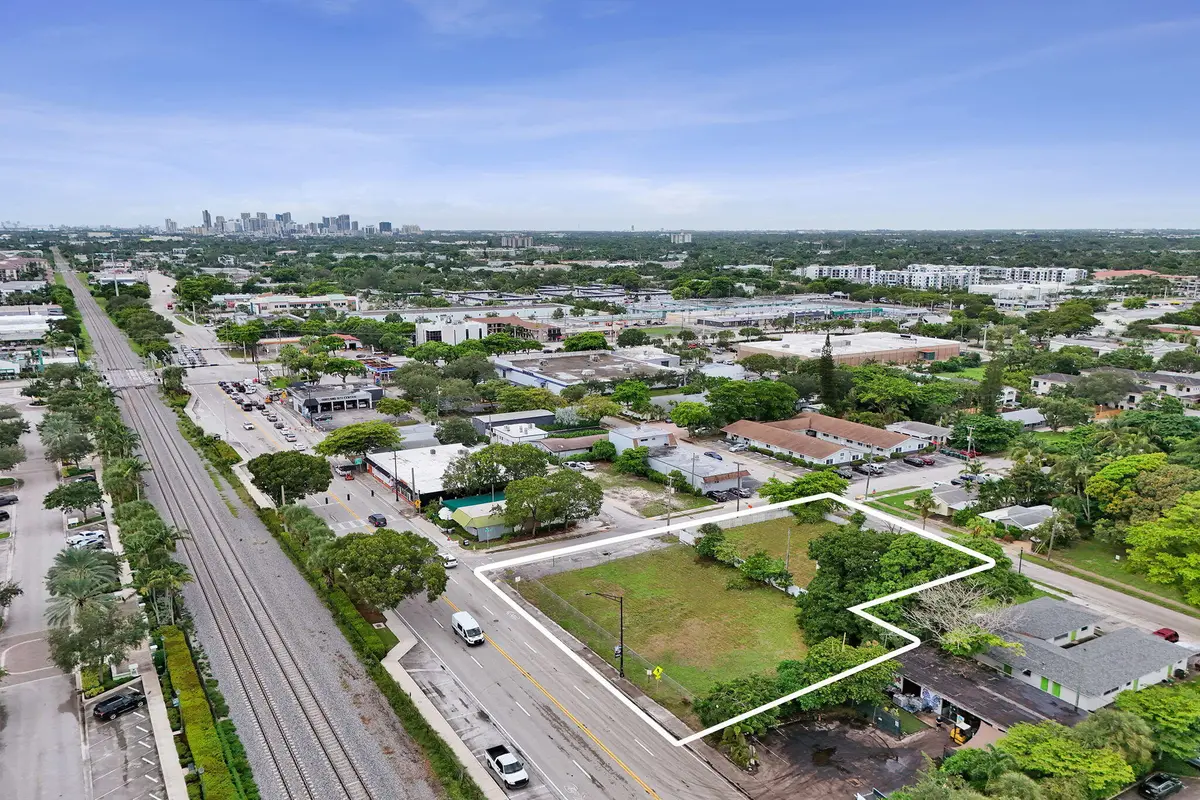 22-web-or-mls-CAM_20260922105221_0029_W at 3301 N Dixie Highway, Oakland Park
