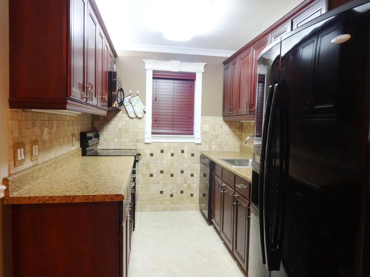 Gorgeous kitchen! at 550 SW 2ND Avenue 129, Boca Raton