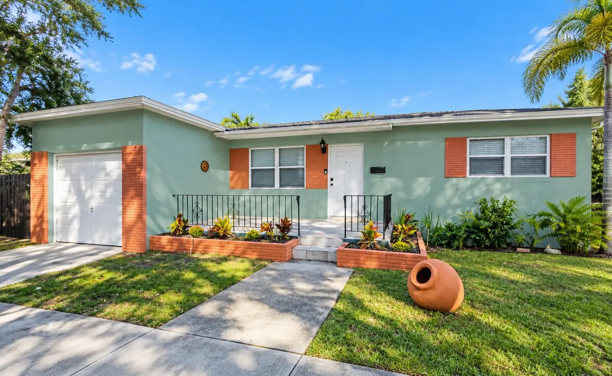 26 front of house green ai at 805 S 26TH Avenue, Hollywood