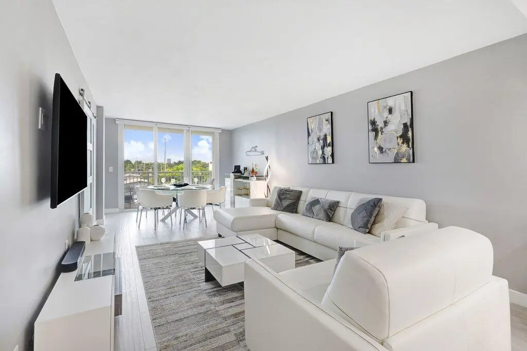 006_2j9a8117_703 at 155 ISLE OF VENICE Drive 501, Fort Lauderdale
