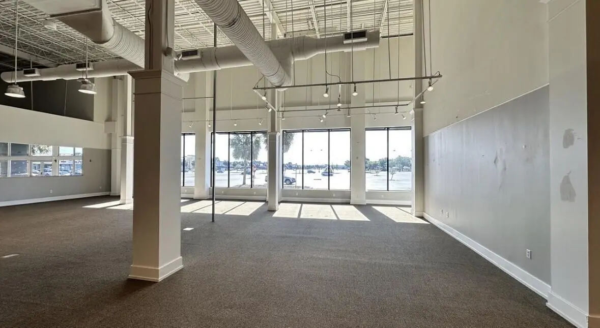 cool2 at 7463 W Colonial Drive, Orlando