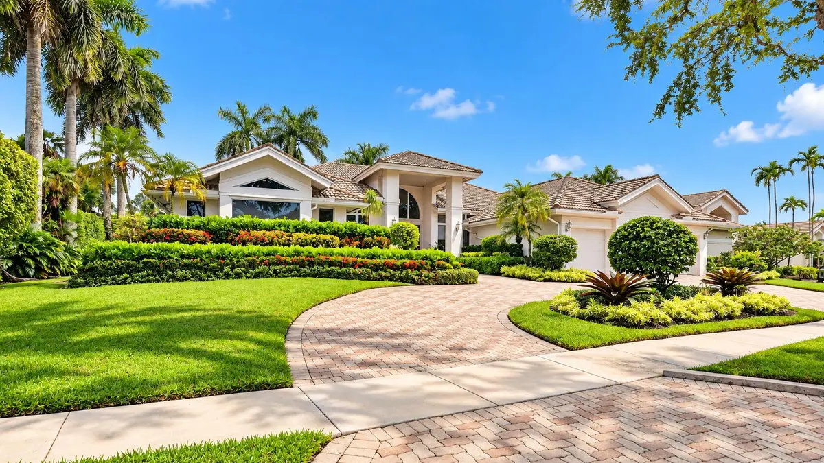 Circular Driveway at 6243 NW 23rd Way, Boca Raton