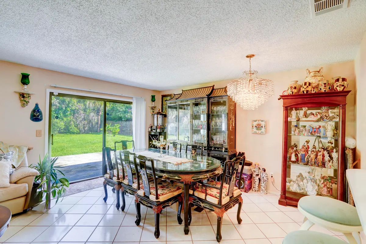 Dining area at 2351 SE Fruit Avenue, Port St. Lucie