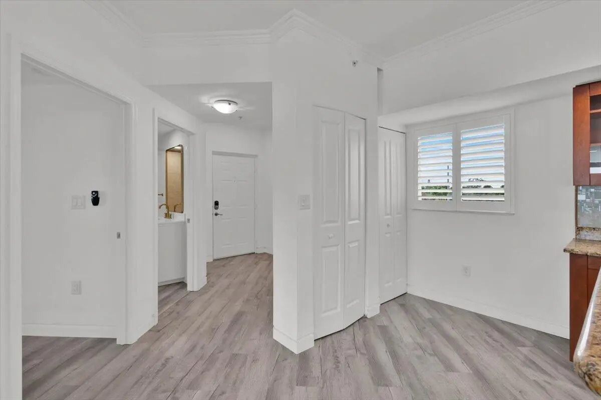 Entry Kitchen at 415 NW Flagler Avenue, Stuart