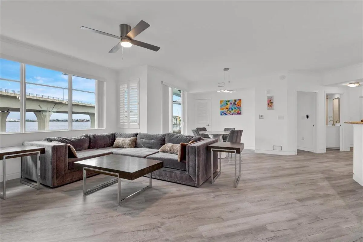 Living at 415 NW Flagler Avenue, Stuart