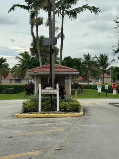 819 TWIN LAKES Drive 31-C, Coral Springs – Condominium for rent