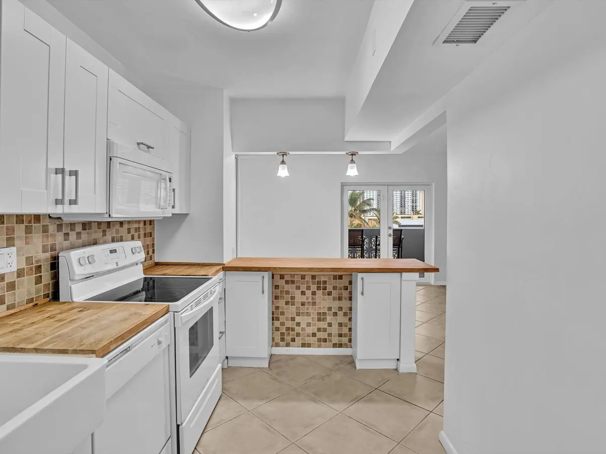 Baker 402 kitchen to use first at 320 S Surf Road 402, Hollywood