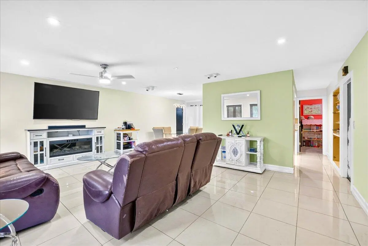 02-8I8A6509 at 4911 NW 14TH, Deerfield Beach