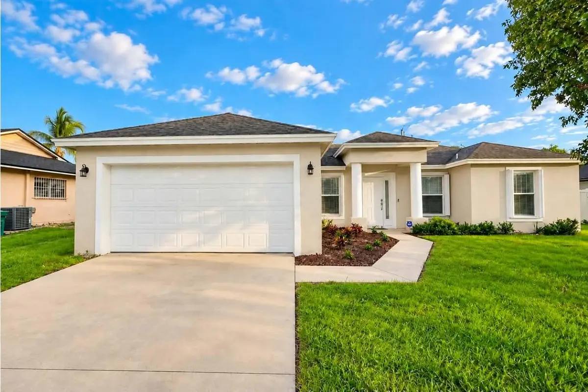 102ccb04-6097-4b0d-a8a7-430c5ad99c84 at 326 SE STARFISH Avenue, Port St. Lucie