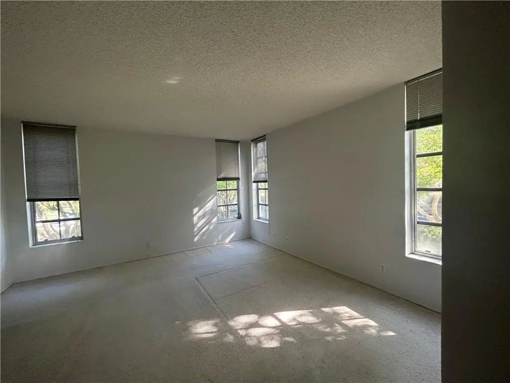 Photo 6 at 3970 OAKS CLUBHOUSE Drive 310, Pompano Beach