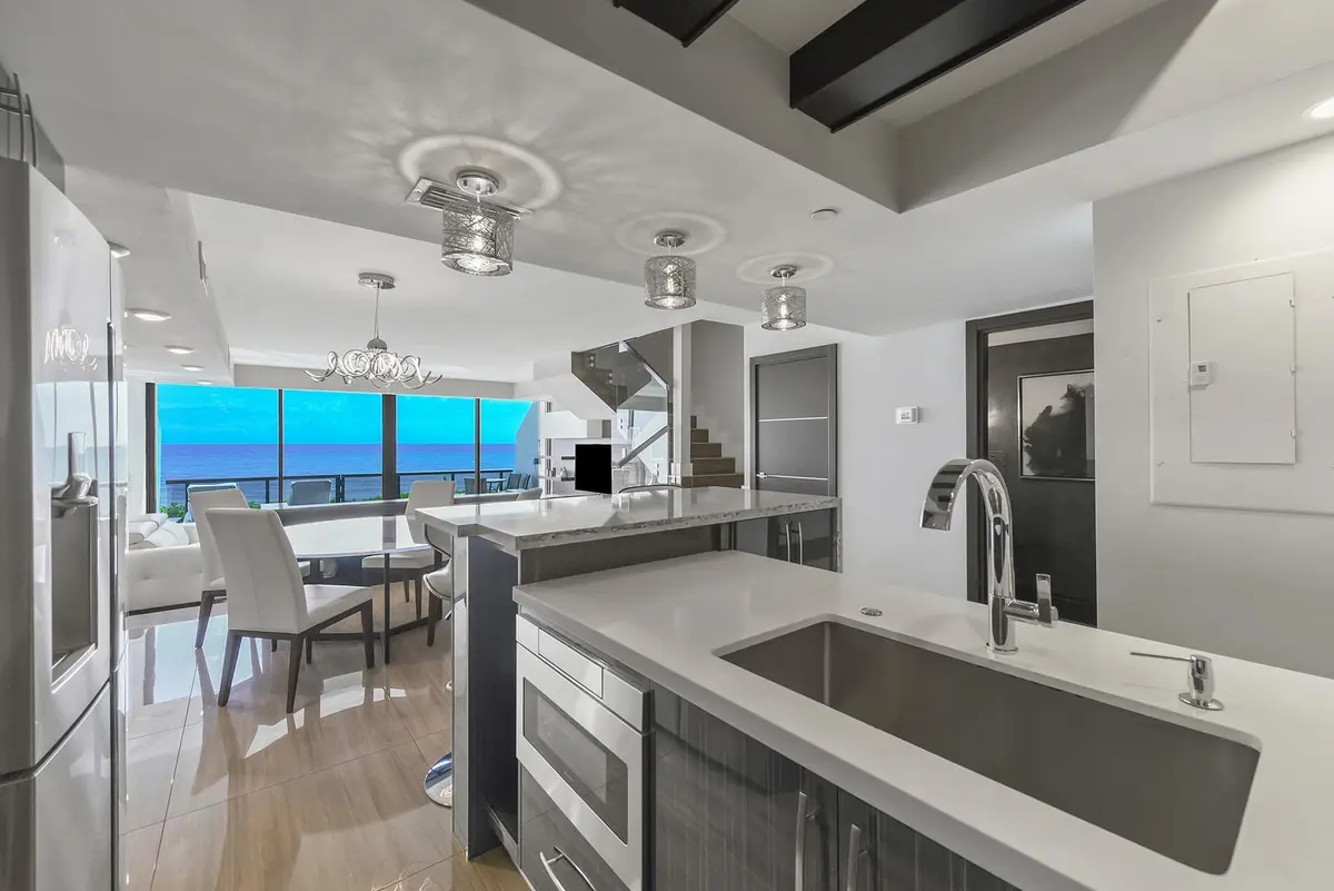 kitchen to living room at 3115 S OCEAN Boulevard 103, Highland Beach