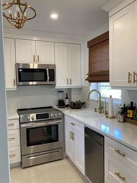 Beatiful kitchen light and bright at 646 Snug Harbor Drive H407, Boynton Beach