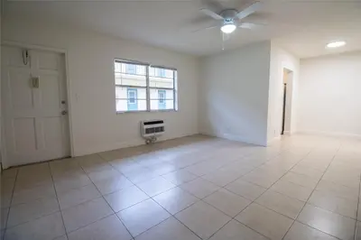2537 LINCOLN Street #3, Hollywood – Apartment for rent