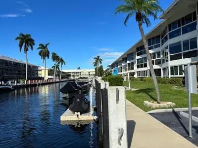 3050 NE 48th Street 205, Fort Lauderdale – Condominium for sale