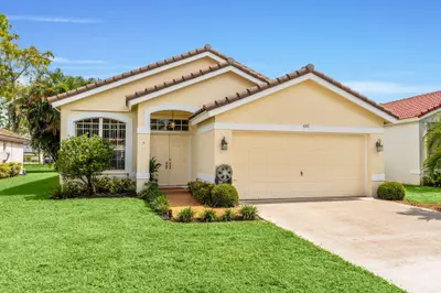656 LAKE WELLINGTON Drive, Wellington – Single Family Residence for sale