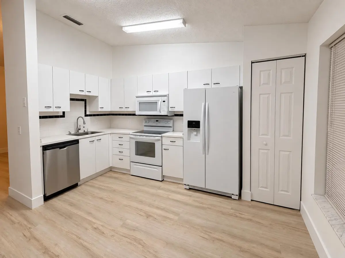 hXx0pC9g at 9815 WATERMILL Circle F, Boynton Beach
