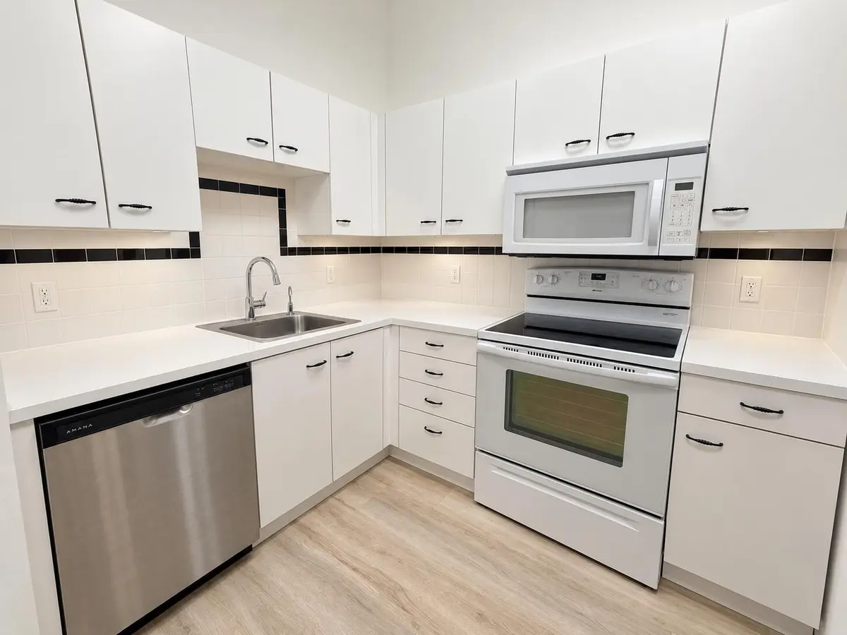 KQfjutSA at 9815 WATERMILL Circle F, Boynton Beach