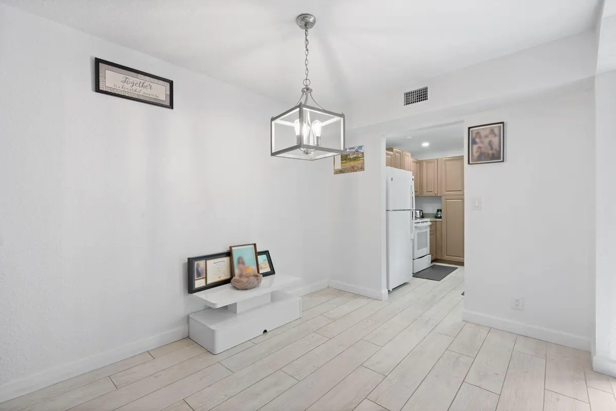 Breakfast Nook at 9592 SW 1st Court 13-F, Coral Springs