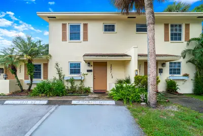 3021 NW 68th Street 11G, Fort Lauderdale – Townhouse for sale