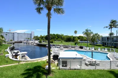1445 SE 15TH Court 203, Deerfield Beach – Condominium for sale