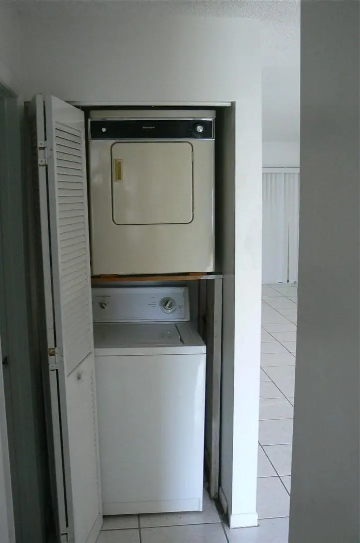 Photo 4 at 3103 CORAL RIDGE Drive 3103, Coral Springs