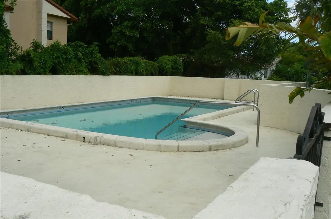 Photo 7 at 3103 CORAL RIDGE Drive 3103, Coral Springs