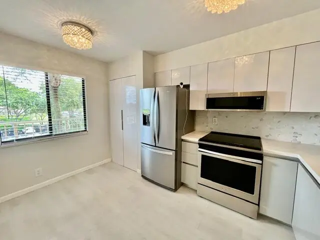 Kitchen at 6866 Huntington Lane 306, Delray Beach