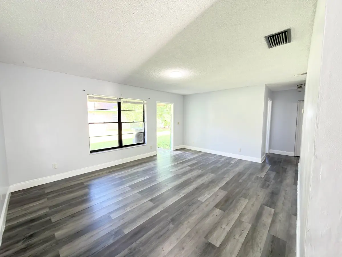 WhatsApp Image 2026-09-18 at 10.42.29 (2 at 4885 Badger Road, West Palm Beach