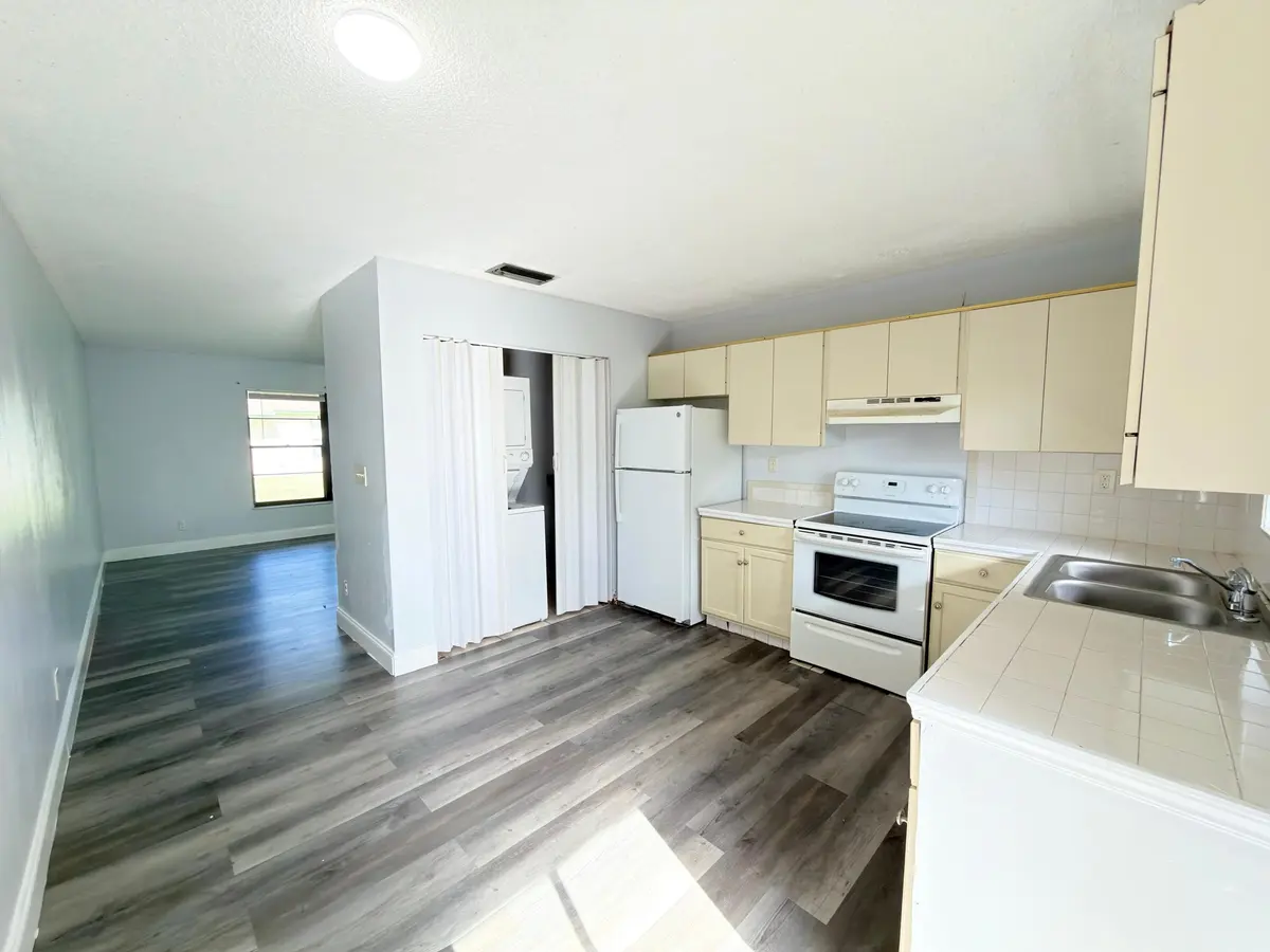 WhatsApp Image 2026-09-18 at 10.44.03 at 4885 Badger Road, West Palm Beach