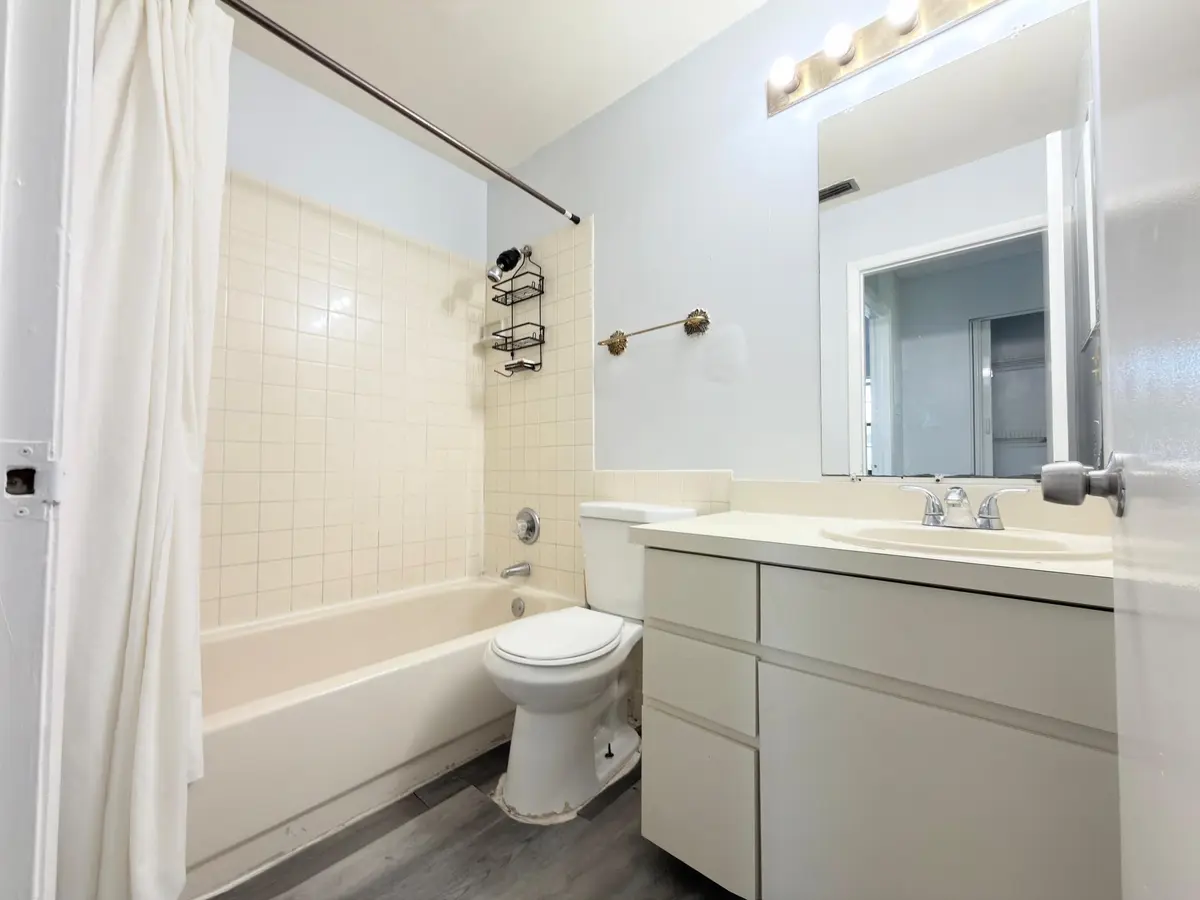 WhatsApp Image 2026-09-18 at 10.44.06 (2 at 4885 Badger Road, West Palm Beach