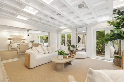 246 ELWA Place, West Palm Beach – Single Family Residence for sale