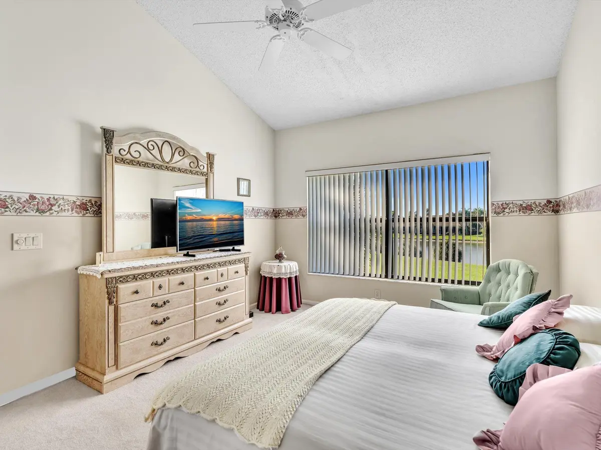to prim br at 8049 Aberdeen Drive 201, Boynton Beach