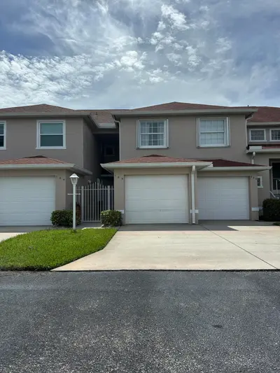 255 GRAND ROYALE Circle 105, Vero Beach – Condominium for rent